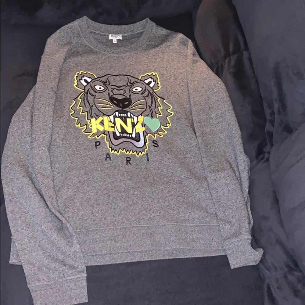 Sweatshirt